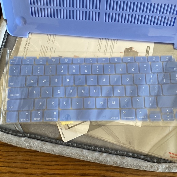 Mac air 13” case compatible with hard shell, keyboard cover - Picture 4 of 5